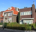 Nummer 29 met het naastgelegen nummer 27.
<br/>
Gert-Jan Lobbes, 2017